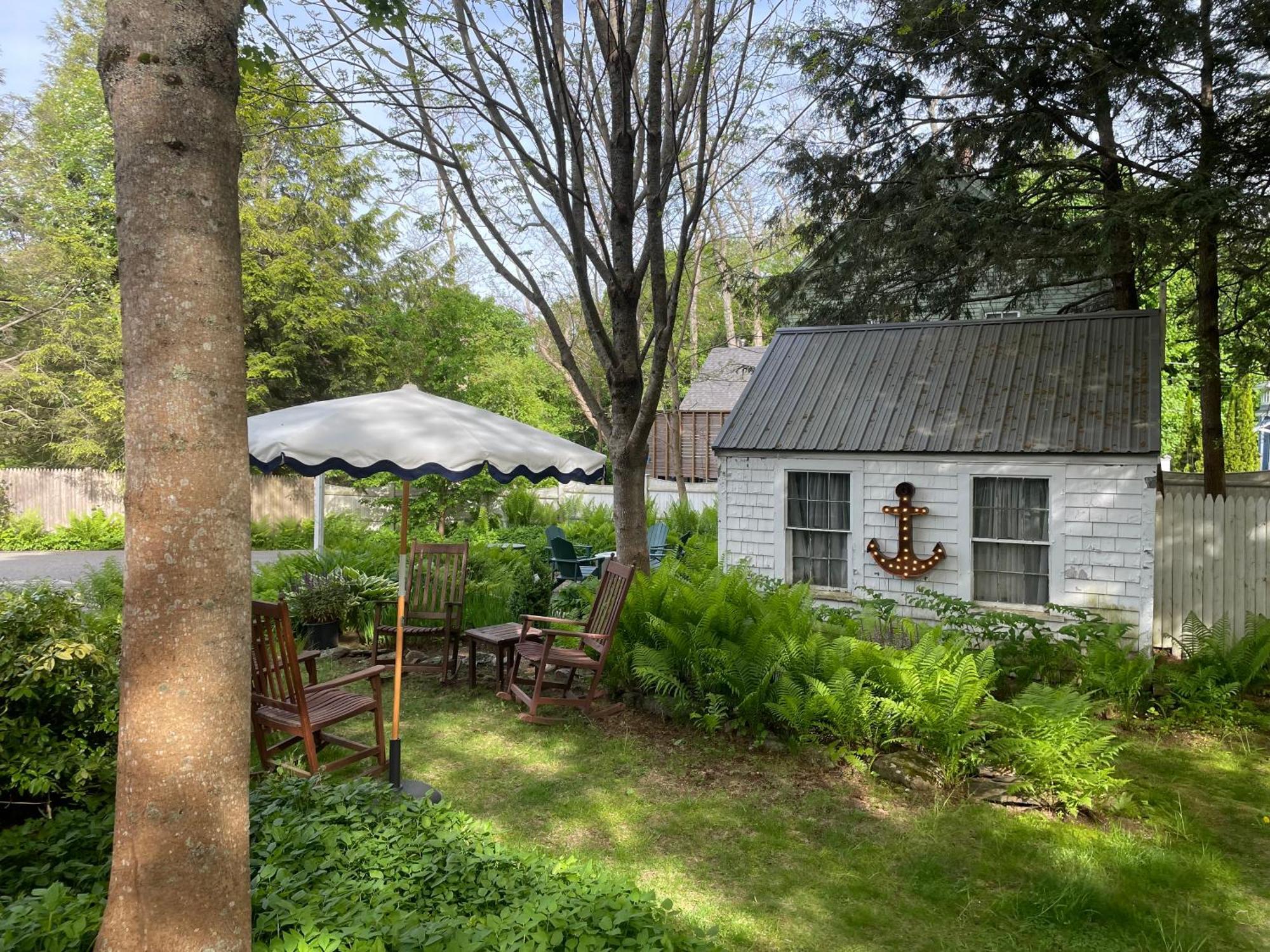 Hideaway Inn Maine Камдън Екстериор снимка
